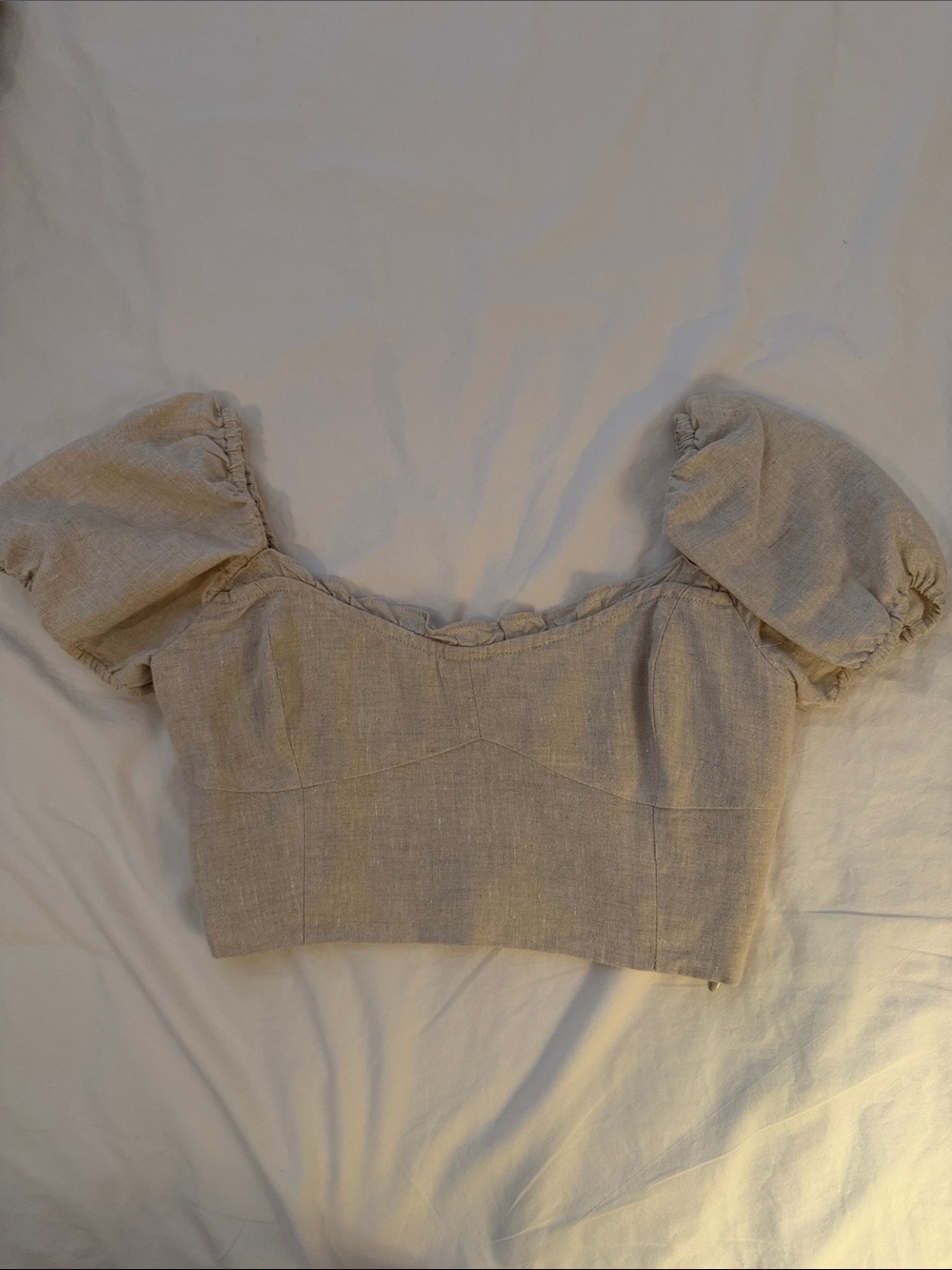 Wilfred Linen-Blend Puff Sleeve Crop Top in Natural Beige